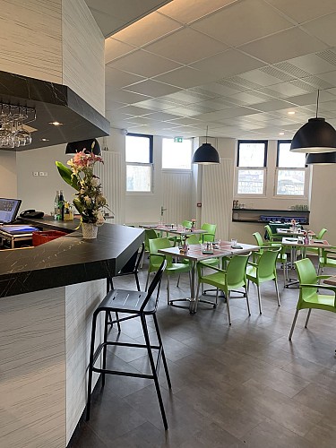 Brasserie d'application Marcona Café