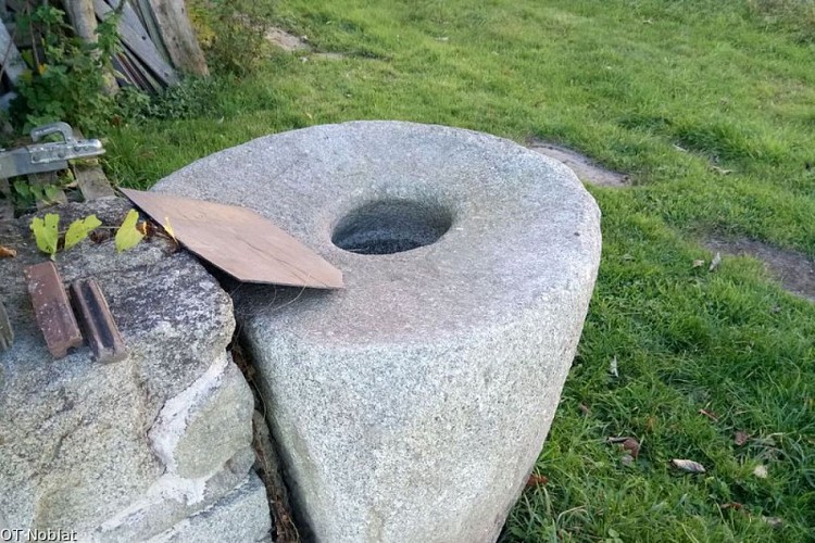 La pile à mil du lieu-dit Péret