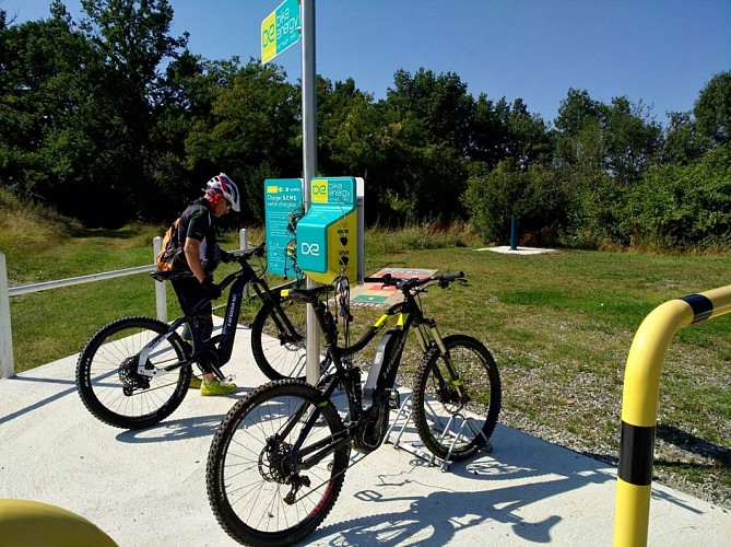 Borne recharge vélo