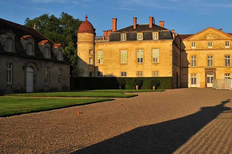 Parentignat, the little Versailles of Auvergne and its English-style garden