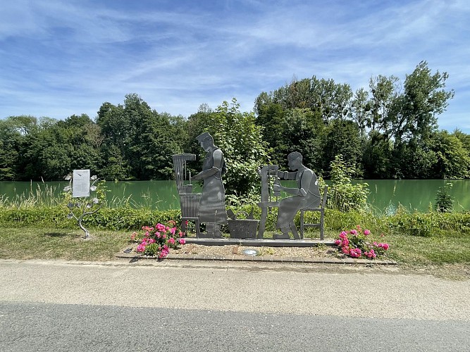 Jardin de vignes : les travaux de la vigne et du vin à Cumières