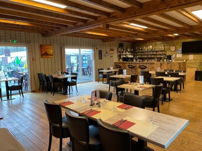 thumbnail_salle restau 1