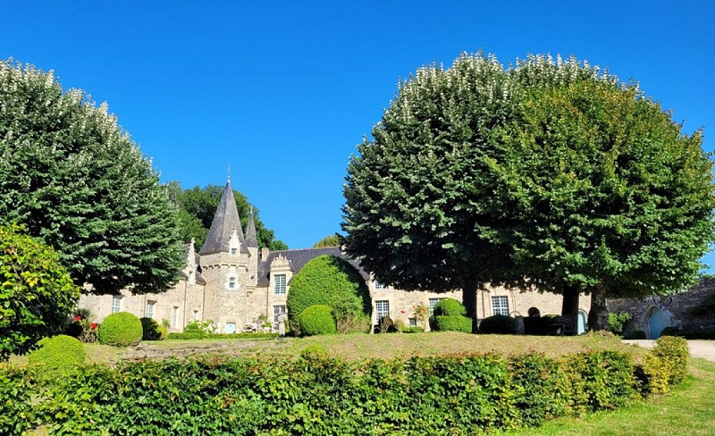 Rochefort-en-Terre, les fortifications et le château
