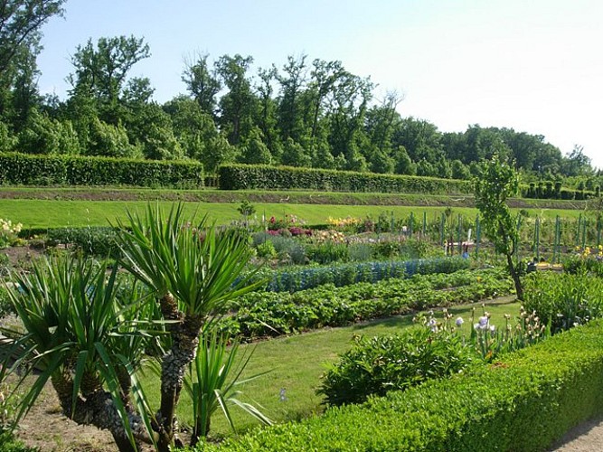Issoire and the gardens of the Hauterive castle