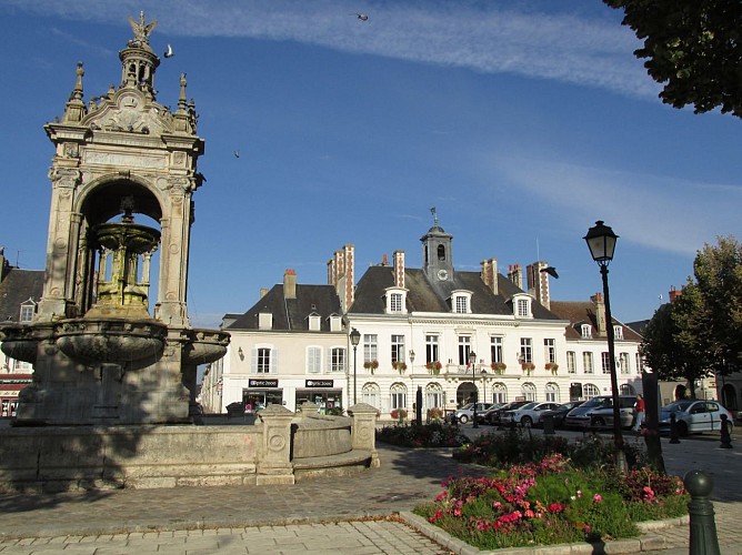Place du 18 octobre Châteaudun