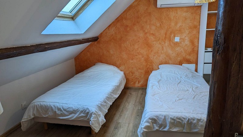 Chambre deux lits simple