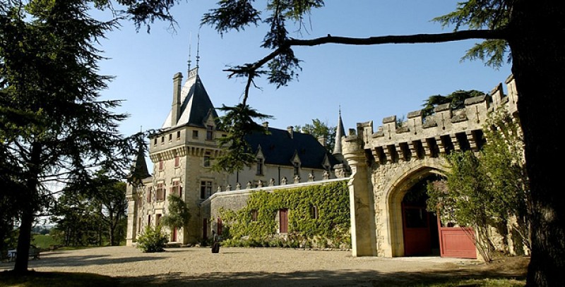Château de Pressac et point de vue sur la vallée de la Dordogne