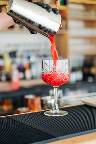 L' AUTHENTIQUE - RESTAURANT TRADITIONNEL / L' ARÔME - BAR À VINS ET COCKTAILS