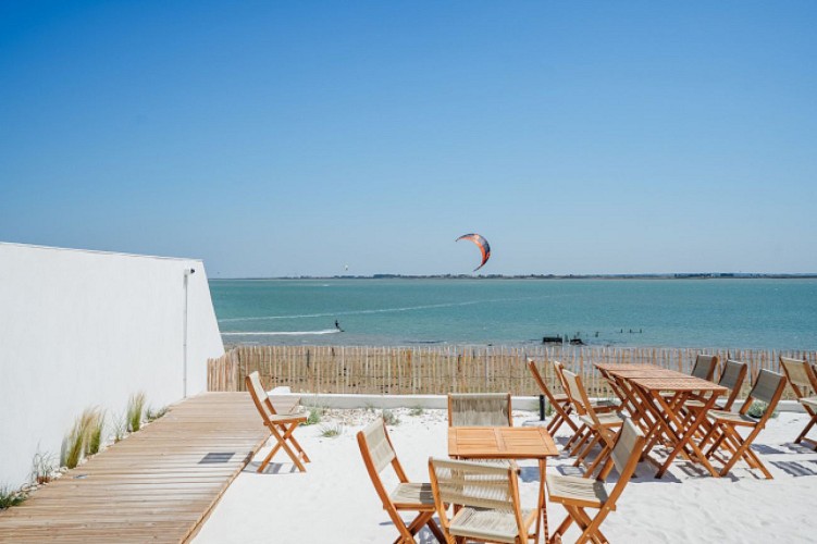 L' AUTHENTIQUE - RESTAURANT TRADITIONNEL / L' ARÔME - BAR À VINS ET COCKTAILS