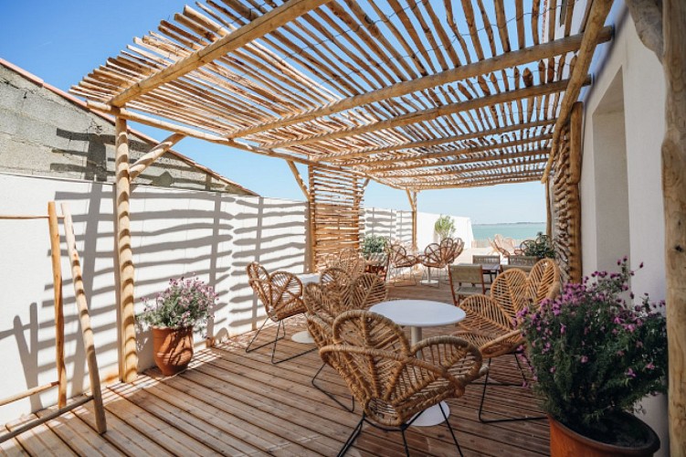 L' AUTHENTIQUE - RESTAURANT TRADITIONNEL / L' ARÔME - BAR À VINS ET COCKTAILS