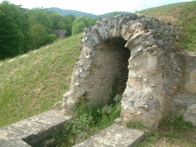 N°7 : Canal et puits de regard de l'aqueduc romain du Gier