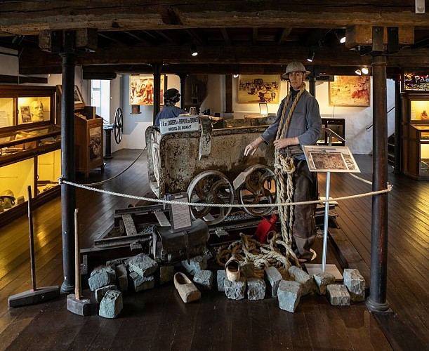 Grand Moulin d'Arenberg et Musée du Porphyre