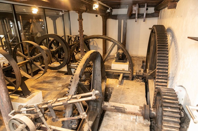 Grand Moulin d'Arenberg et Musée du Porphyre