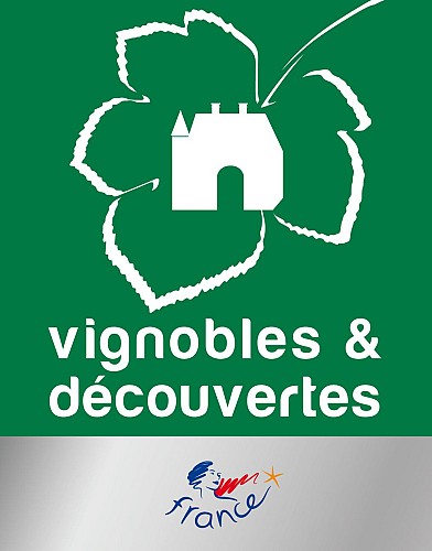 LOGO_VIGNOBLESETDECOUVERTES_CONTOUR-BLANC-Web