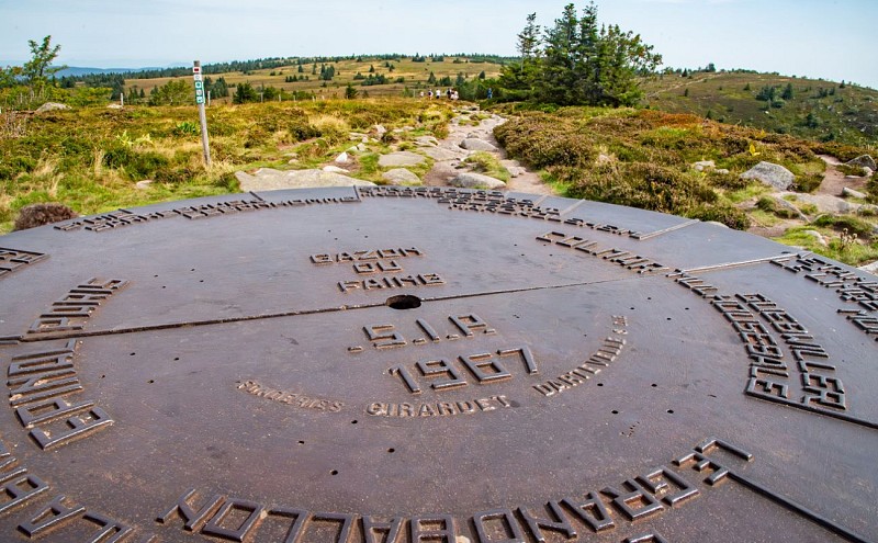 La table d'orientation du tanet-gazon du faing - orientierungstisch