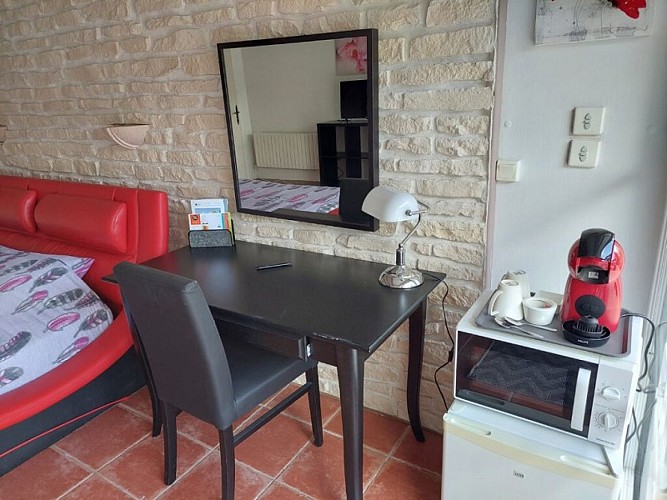 saint colomb de lauzun-chambres dhotes detente au pays de lauzun-chambre zen bureau