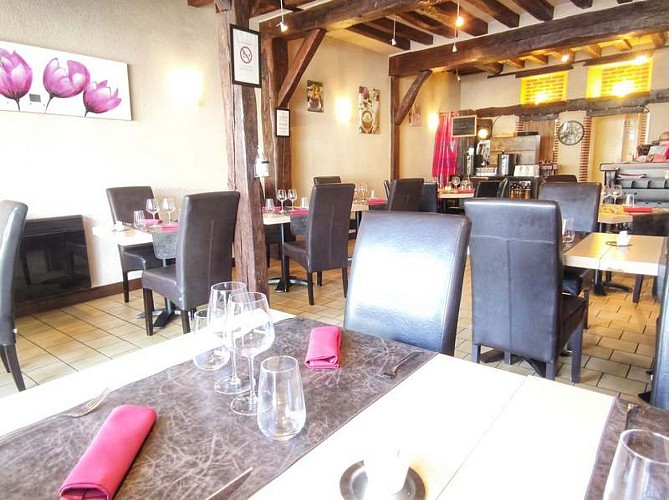 sologne-tourisme-restauration-romorantin- table gourmande-salle restaurant