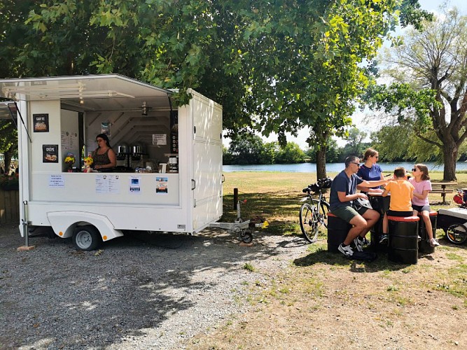 Sologne tourisme guinguette chatres foodtruck 