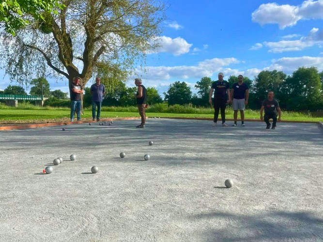 Sologne tourisme guinguette chatres pétanque