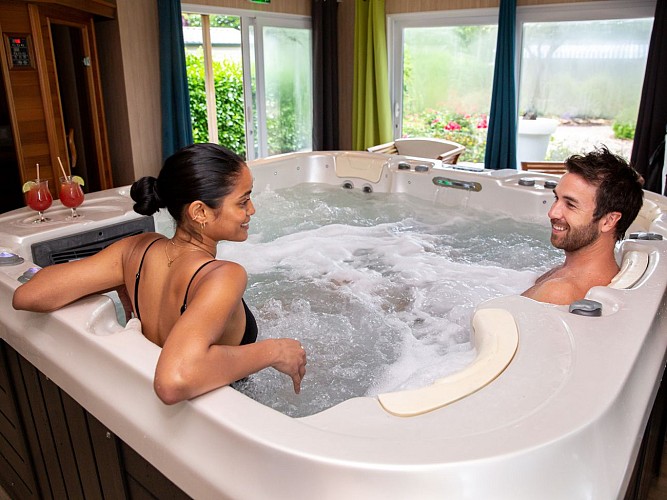 TENTE BIVOUAC AU CAMPING LES VOILES D'ANJOU YELLOW! VILLAGE