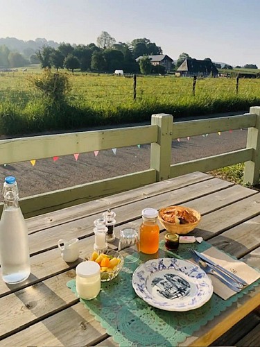 Petit déjeuner Cyclo Tente bivouac
