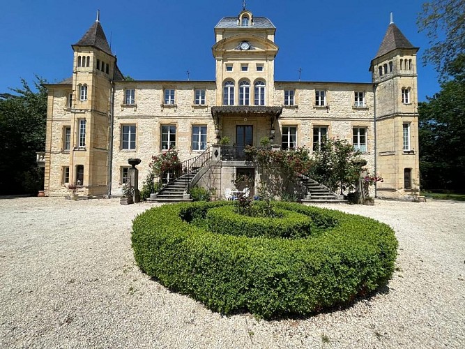 ChateauduFourdeVaux façade
