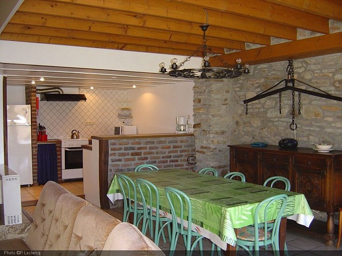 Salle à manger + cuisine américaine.JPG