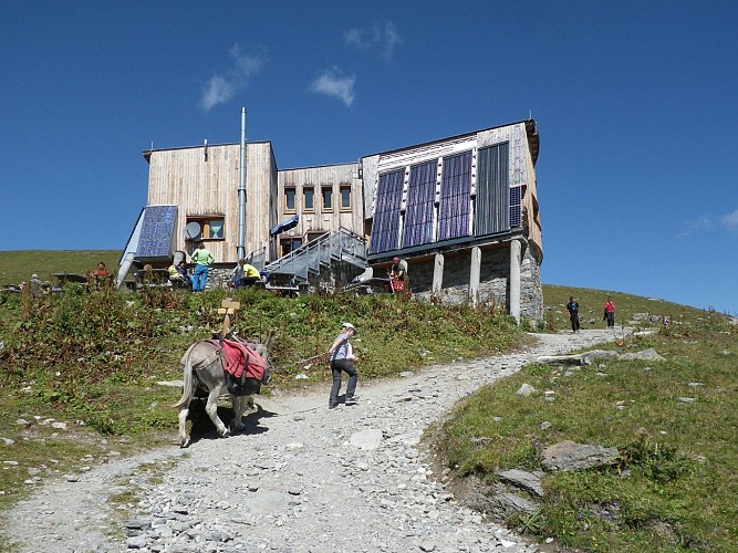 Peclet-Polset Hut (FFCAM-French Alpine Club)