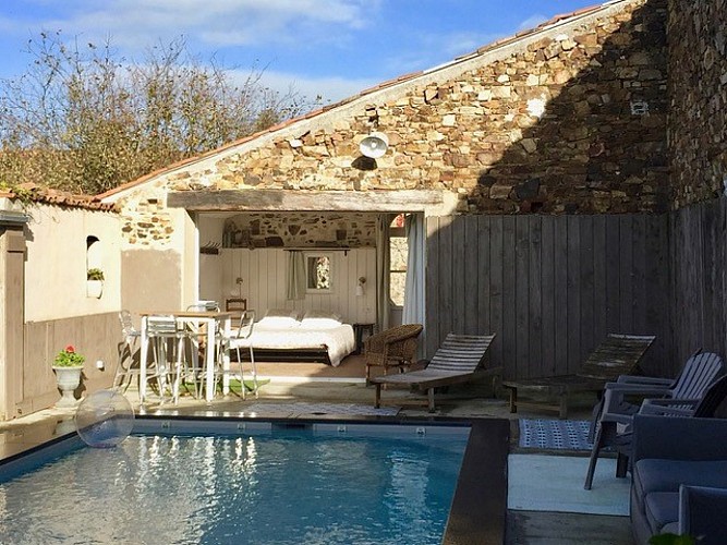 Les Gîtes de l'Etang des Noues - La Chambre au bord de la Piscine (2 personnes)