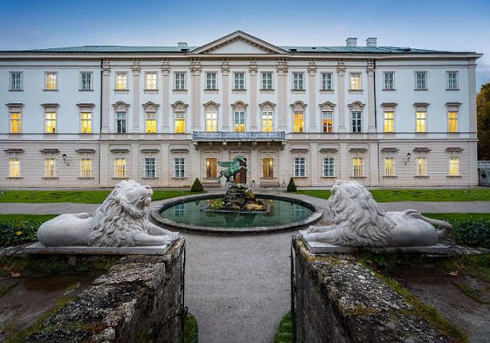 Visite guidée des lieux de tournage du film "La Mélodie du Bonheur" & Repas traditionnel au restaurant s’Herzl - Salzbourg