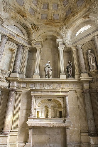 Kathedrale Saint-Étienne und ihr Kreuzgang