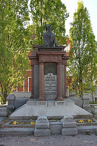 Monument hommage à Jules Guesde