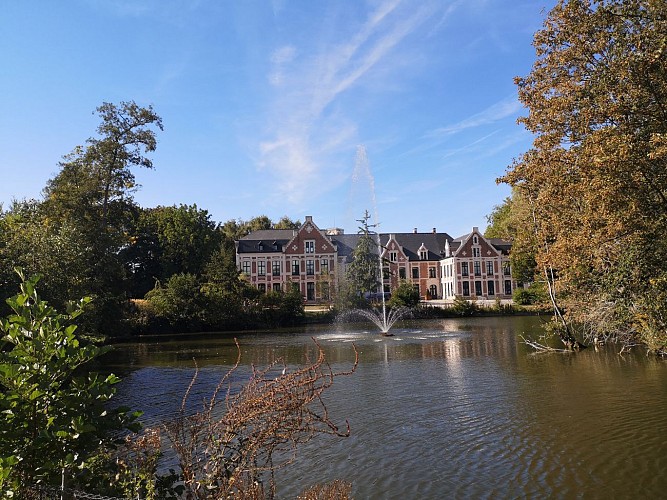 Château de Robersart vu depuis le parc