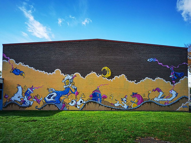Vue d'ensemble de la fresque réalisée par Opoil.