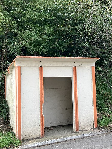 ancien arrêt de bus