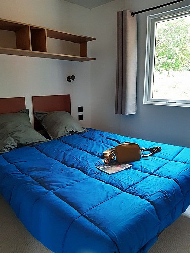 la-chapelle-st-etienne-camping-les-lodges-de-laubretiere-chambre1