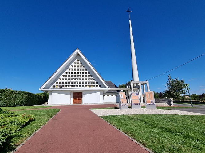 Extérieur de l'église Saint-Germain de Siracourt