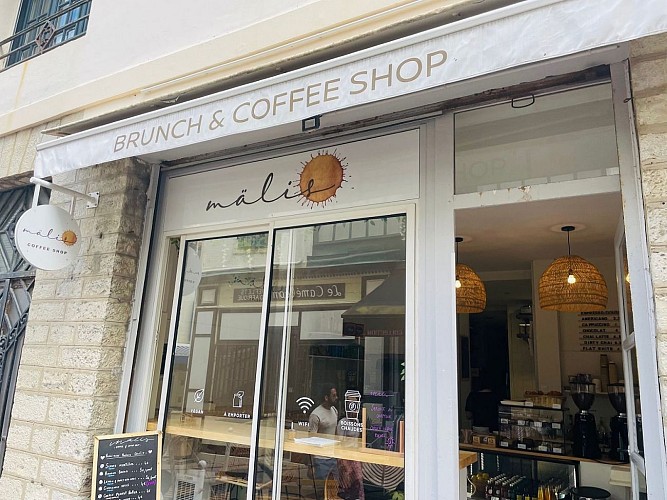 Malis Biarritz devanture 1