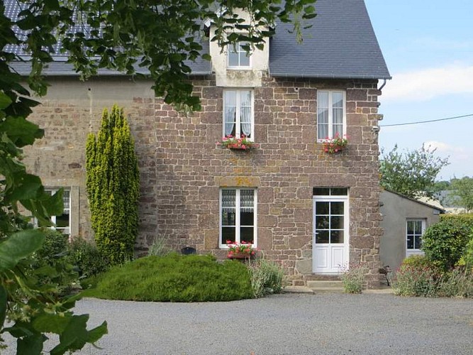 Notre Dame de Cenilly_Véronique Enée