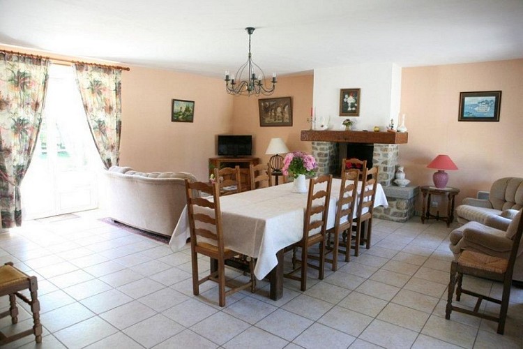 Meuble-La-Grange1-Agon-Coutainville-Salle-10