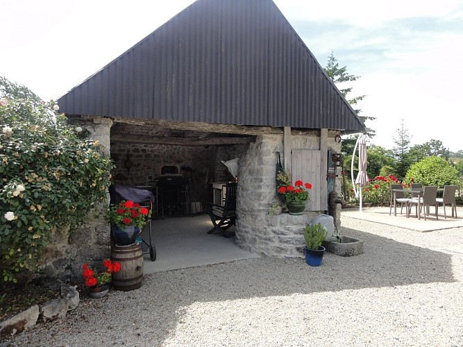 orval-sur-sienne-meuble-langeard-exterieurs-1