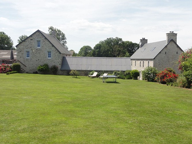 orval-sur-sienne-meuble-langeard-exterieurs-5