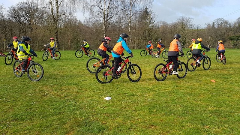 isigny-le-buat-hebergement-de-groupe-la-mazure (3)