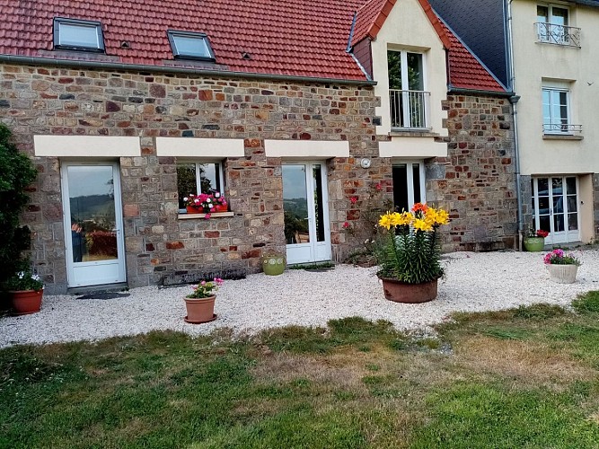 sourdeval-gite-de-groupe-la-see-rousse.0 (1)