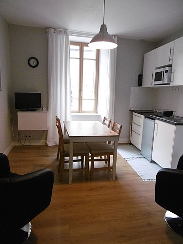 Coutances-meublé Delbos-salle de vie