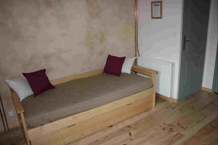 greville-hague-H3340-les-ricochets-8