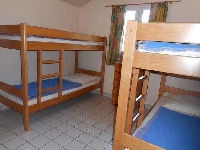 bellefontaine-gite-de-groupe-les-perruquiers-chambre-3