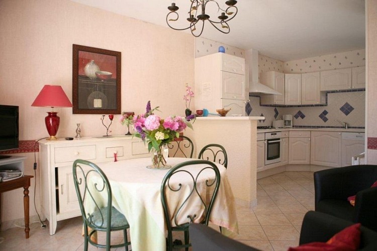 Meuble-La-Grange3-Agon-Coutainville-Salle-3