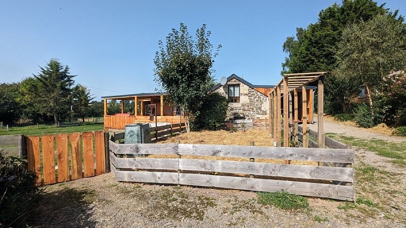 perriers-en-bauficiel-meuble-de-tourisme-le-loft (10)