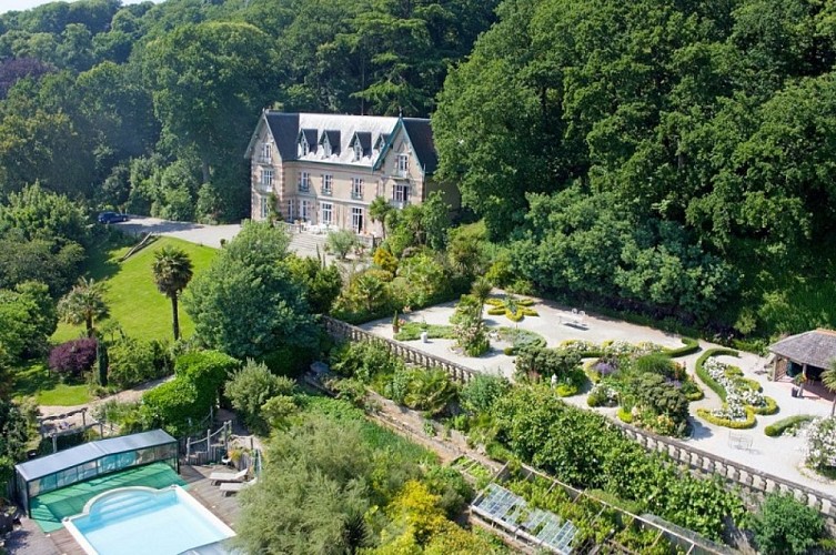 saint-jean-le-thomas-meuble-chateau-les-hauts